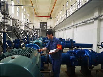 鄭州自來水公司侯寨水廠開展“安全紅袖章”活動 筑牢污水處理安全防線